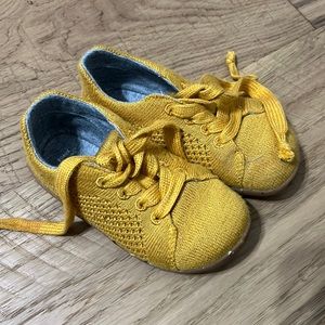 Toddler Yellow lace up shoes